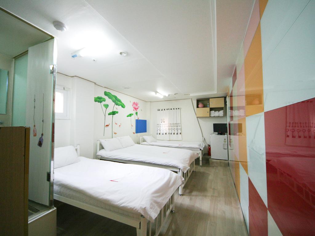 Guesthouse Myeongdong Сеул Номер фото